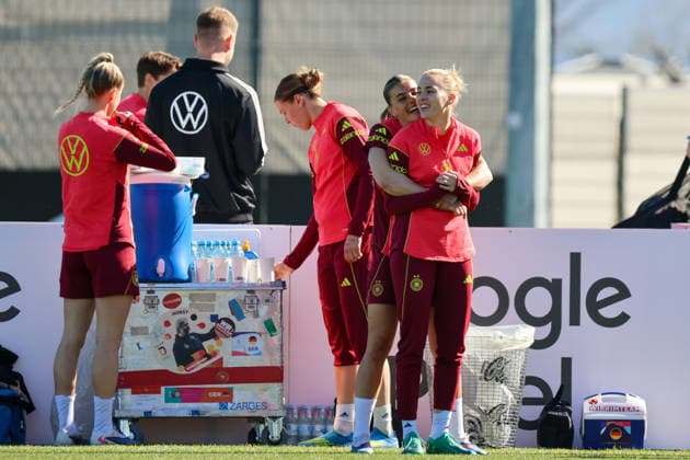 Herzogenaurach, Deutschland 08. April 2026: Training der deutschen Fußballnationalmannschaft der Frauen zur Vorbereitung auf die WM-Qualifikation in Herzogenaurach Im Bild: v.li. Giulia Gwinn (Deutschland), Larissa Mühlhaus Muehlhaus (Deutschland), Selina Cerci (Deutschland) und Laura Freigang (Deutschland) Copyright: HMBxMedia MadeleinexFantini