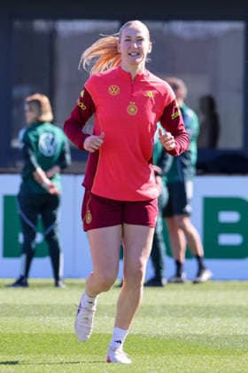 Herzogenaurach, Deutschland 08. April 2026: Training der deutschen Fußballnationalmannschaft der Frauen zur Vorbereitung auf die WM-Qualifikation in Herzogenaurach Im Bild: Camilla Küver Kuever (Deutschland) Copyright: HMBxMedia MadeleinexFantini
