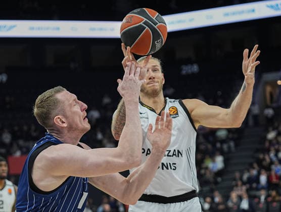Anadolu Efes v Partizan - EuroLeague ISTANBUL, TURKIYE - APRIL 8: Rolands Smits (L) of Anadolu Efes in action against Dylan Osetkowski (R) of Partizan during the Turkish Airlines EuroLeague Round 36 game at the Turkcell Basketball Development Center, on April 8, 2026, in Istanbul, Turkiye. Esra Bilgin Anadolu Istanbul Turkey. Editorial use only. Please get in touch for any other usage.  Copyright: x2026xAnadoluxEsraxBilginx