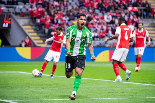 April 8, 2026, Braga, Braga, Portugal: BRAGA, PORTUGAL - APRIL 08: CUCHO HERNANDEZ of Real Betis is seen celebrating his goal during the UEFA Europa League 2025 26 Quarter-Final Leg One match between SC Braga and Real Betis Balompie at Estadio Municipal de Braga on April 08, 2026 in Braga, Portugal. SC Braga X Real Betis - UEFA Europa League 2025 26  - ZUMAl192 20260408_zsp_l192_072 Copyright: xMiguelxLemosx