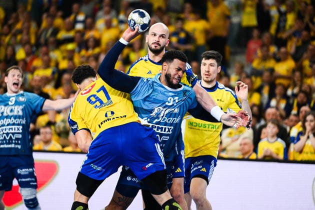 KIELCE 08.04.2026 MECZ PLAY-OFF LIGA MISTRZOW PILKA RECZNA MEZCZYZN SEZON 2025 2026 --- MENS HANDBALL EHF CHAMPIONS LEAGUE SEASON 2025 2026 MATCH: INDUSTRIA KIELCE - OTP BANK-PICK SZEGED JEREMY TOTO ARTSEM KARALEK FOT. MICHAL TRZPIS 400MM.PL NEWSPIX.PL --- newspix.pl 