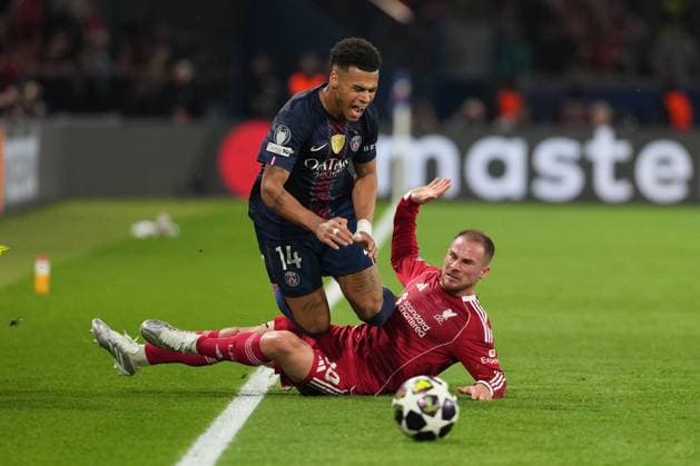 Alexis Mac Allister of Liverpool receives a yellow card for a foul on Desire Doue of PSG Paris Saint-Germain v Liverpool, UEFA Champions League, Quarter Final, First Leg, Football, Parc des Princes, Paris, France - 08 Apr 2026Paris Parc des Princes France EDITORIAL USE ONLY No use with unauthorised audio, video, data, fixture lists, club league logos or live services. Online in-match use limited to 120 images, no video emulation. No use in betting, games or single club league player publications. Copyright: xDavexWinter Shutterstockx 16811861bj