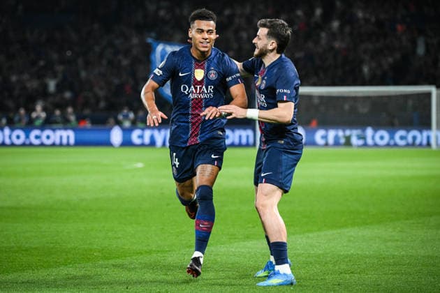 April 8, 2026, Paris, France, France: Desire DOUE of PSG celebrate his goal with Khvicha KVARATSKHELIA of PSG during the UEFA Champions League match between Paris Saint-Germain and Liverpool FC at Parc des Princes Stadium on April 08, 2026 in Paris, France. Paris France - ZUMAm308 20260408_zsp_m308_004 Copyright: xMatthieuxMirvillex