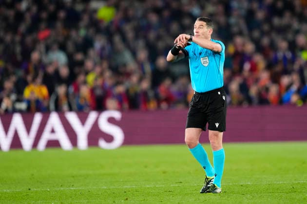 FC Barcelona, Barca v Atletico de Madrid - UEFA Champions League 2025 26 Quarter-Final First Leg Referee Istvan Kovacs during the UEFA Champions League 2025 26 Quarter-Final First Leg match between FC Barcelona and Club AtlÃ tico de Madrid at Estadio Spotify Camp Nou on April 8, 2026 in Barcelona, Spain. Barcelona Spain  Copyright: xJosexBretonx originalFilename:bretonhernandez-fcbarcel260408_np1f8.jpg