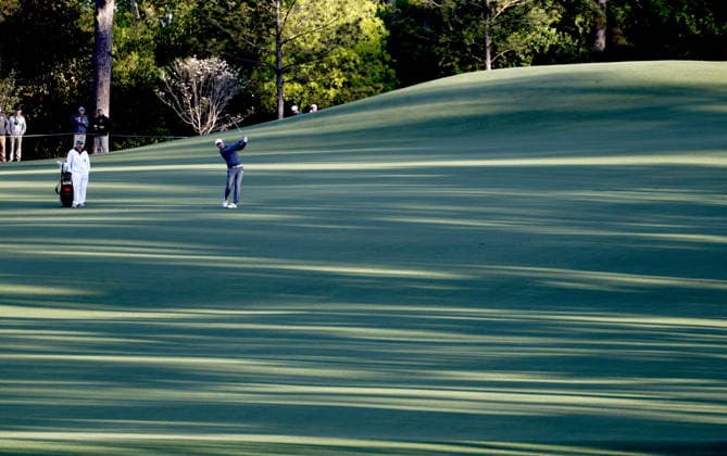 Golf 2026 Masters Tournament - Round 1 Haotong Li of China plays a shot on hole 2 in Round 1 of the 2026 Masters tournament in August, Georgia, USA, 09 April 2026. Augusta United States  Copyright: xERIKxS.xLESSERx