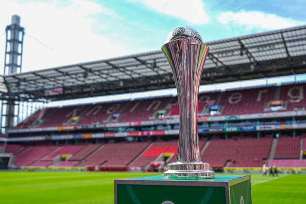 09.04.2026, xydrx, Fußball, DFB Pokal, Frauen, Finalisten-Talk und Cup Handover, Saison 2025 2026, Rhein-Energie-Stadion: Die Trophäe des Frauen DFB-Pokals im Stadion DFB regulations prohibit any use of photographs as image sequences and or quasi-video. Copyright: HMBxMedia YannisxDreimann