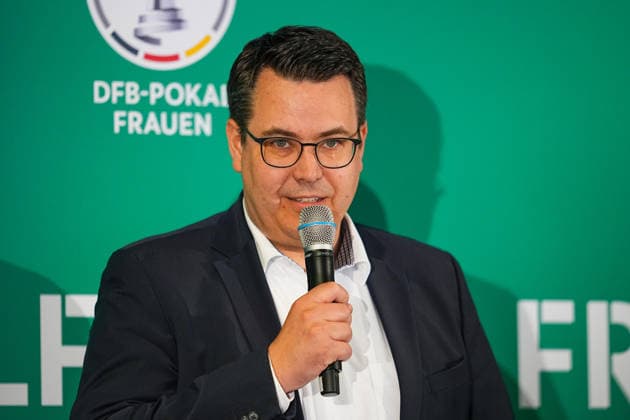 09.04.2026, xydrx, Fußball, DFB Pokal, Frauen, Finalisten-Talk und Cup Handover, Saison 2025 2026, Rhein-Energie-Stadion: Rudi Rheinstädtler (Vizepräsident Fußball-Verbandes Mittelrhein) DFB regulations prohibit any use of photographs as image sequences and or quasi-video. Copyright: HMBxMedia YannisxDreimann