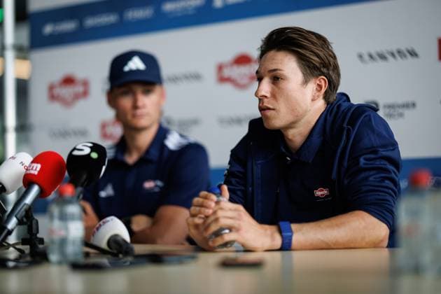Dutch Mathieu van der Poel and Belgian Jasper Philipsen pictured during press conference, PK, Pressekonferenz of Alpecin-Premier Tech cycling team ahead of this year s Paris-Roubaix cycling race, Thursday 09 April 2026, in Gullegem, Belgium. The 123rd edition of Paris-Roubaix cycling races will take on Sunday, with the women riding 143,1 km the men riding 258,3 km on Sunday. KURTxDESPLENTER  x170298633x