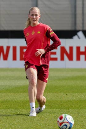 09.04.2026, xgrfx, Fussball DFB-Medientermine, Deutsche Frauennationalmannschaft - Training v.l. Camilla Küver (Deutsche Frauennationalmannschaft) (DFL DFB REGULATIONS PROHIBIT ANY USE OF PHOTOGRAPHS as IMAGE SEQUENCES and or QUASI-VIDEO) Herzogenaurach