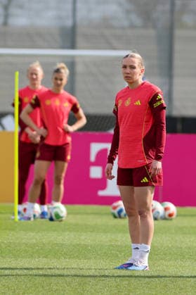 Herzogenaurach, Deutschland 09. April 2026: Länderspielmaßnahme der deutschen Fußballnationalmannschaft der Frauen zur Vorbereitung auf die WM-Qualifikation in Herzogenaurach - Training Im Bild: Elisa Senß Senss (Deutschland) Copyright: HMBxMedia MadeleinexFantini