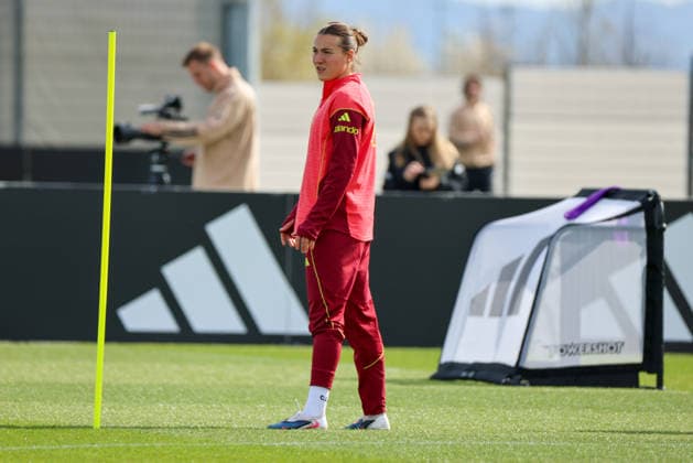 Herzogenaurach, Deutschland 09. April 2026: Länderspielmaßnahme der deutschen Fußballnationalmannschaft der Frauen zur Vorbereitung auf die WM-Qualifikation in Herzogenaurach - Training Im Bild: Carlotta Wamser (Deutschland) Copyright: HMBxMedia MadeleinexFantini