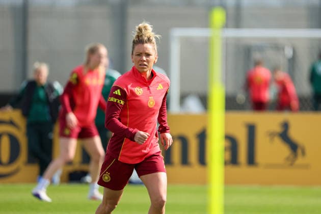 Herzogenaurach, Deutschland 09. April 2026: Länderspielmaßnahme der deutschen Fußballnationalmannschaft der Frauen zur Vorbereitung auf die WM-Qualifikation in Herzogenaurach - Training Im Bild: Linda Dallmann (Deutschland), die aufgrund persönlicher Gründe nach kurzer Abwesenheit wieder bei der Nationalmannschaft mit trainiert Copyright: HMBxMedia MadeleinexFantini