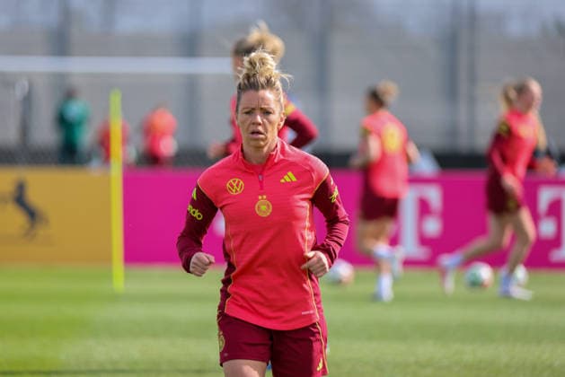 Herzogenaurach, Deutschland 09. April 2026: Länderspielmaßnahme der deutschen Fußballnationalmannschaft der Frauen zur Vorbereitung auf die WM-Qualifikation in Herzogenaurach - Training Im Bild: Linda Dallmann (Deutschland), die aufgrund persönlicher Gründe nach kurzer Abwesenheit wieder bei der Nationalmannschaft mit trainiert Copyright: HMBxMedia MadeleinexFantini