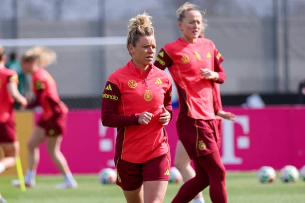 Herzogenaurach, Deutschland 09. April 2026: Länderspielmaßnahme der deutschen Fußballnationalmannschaft der Frauen zur Vorbereitung auf die WM-Qualifikation in Herzogenaurach - Training Im Bild: Linda Dallmann (Deutschland) Copyright: HMBxMedia MadeleinexFantini