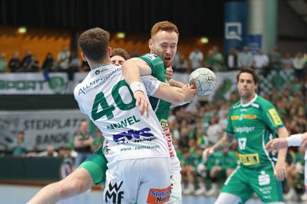 Handball DAIKIN HBL, SC DHfK Leipzig - FRISCH AUF! Göppingen; 09.04.2026 Tomas Piroch (7, SC DHfK Leipzig) wird gestoppt. Handball, DAIKIN HBL, 1. Bundesliga, Saison 2025 2026, 28. Spieltag: SC DHfK Leipzig vs. FRISCH AUF! Göppingen am 09.04.2026 in der Quarterback Immobilien Arena Leipzig. Copyright: xBEAUTIFULxSPORTS JanxKaeferx