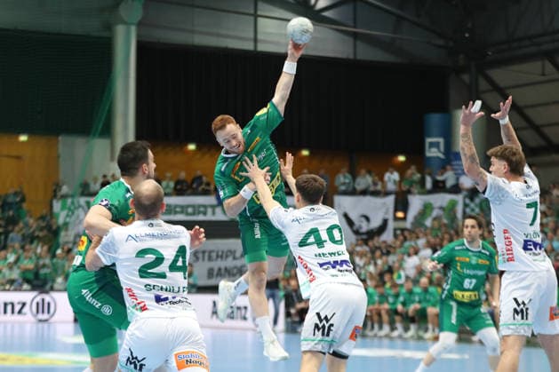 Handball DAIKIN HBL, SC DHfK Leipzig - FRISCH AUF! Göppingen; 09.04.2026 Tomas Piroch (7, SC DHfK Leipzig) steigt zum Wurf hoch. Handball, DAIKIN HBL, 1. Bundesliga, Saison 2025 2026, 28. Spieltag: SC DHfK Leipzig vs. FRISCH AUF! Göppingen am 09.04.2026 in der Quarterback Immobilien Arena Leipzig. Copyright: xBEAUTIFULxSPORTS JanxKaeferx