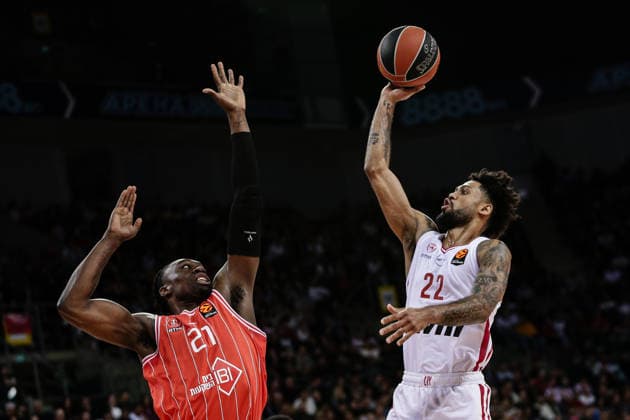 Olympiacos Tyler Dorsey in action against Hapoel s Tai Odiase during the Euroleague game between Hapoel IBI Tel Aviv vs Olympiacos Piraeus - Arena 8888 in Sofia, Bulgaria on April 9, 2026  Copyright: xIvanxSxIvanov IPAxSportx xipa-agency.netx xx IPA_73849532 IPA_Agency_IPA73849532