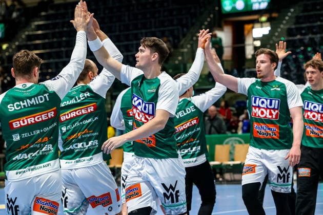 Oskar Sunnefeldt (FRISCH AUF! Goeppingen, 27) beim Warm Up vor dem Spiel, Abklatschen mit der Mannschaft, SC DHfK Leipzig vs FRISCH AUF! Goeppingen, Handball, 1. Bundesliga, 28. Spieltag, Saison 2025 2026, 09.04.2026, SC DHfK Leipzig vs FRISCH AUF! Goeppingen, Handball, 1. Bundesliga, 28. Spieltag, Saison 2025 2026, 09.04.2026 Leipzig Copyright: xEibner-Pressefoto LauraxRoemerx EP_LRR