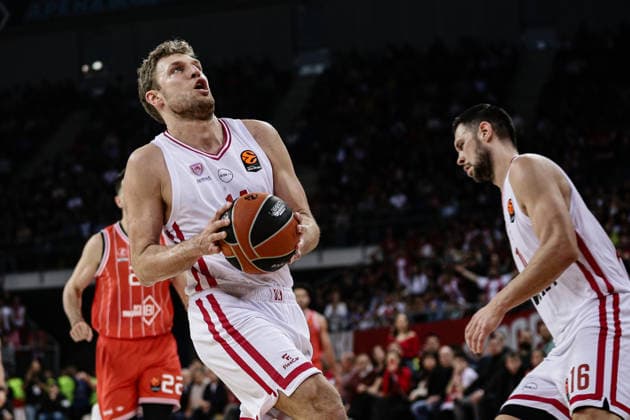 Olympiacos Alexander Vezenkov in action during the Euroleague game between Hapoel IBI Tel Aviv vs Olympiacos Piraeus - Arena 8888 in Sofia, Bulgaria on April 9, 2026  Copyright: xIvanxSxIvanov IPAxSportx xipa-agency.netx xx IPA_73850447 IPA_Agency_IPA73850447