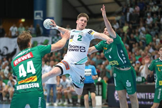 Handball DAIKIN HBL, SC DHfK Leipzig - FRISCH AUF! Göppingen; 09.04.2026 Oskar Neudeck (2, Frisch Auf Göppingen) beim Wurf. Handball, DAIKIN HBL, 1. Bundesliga, Saison 2025 2026, 28. Spieltag: SC DHfK Leipzig vs. FRISCH AUF! Göppingen am 09.04.2026 in der Quarterback Immobilien Arena Leipzig. Copyright: xBEAUTIFULxSPORTS JanxKaeferx