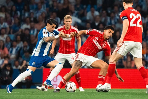 FC Porto v Nottingham Forest. Europe League Players of FC Porto and Nottingham Forest during the Europe Leage match, between FC Porto and Nottingham Forest played at Estadio do Dragao on April 9, 2026 in Oporto, Portugal Oporto Portugal Copyright: xAdrianxFernandezx xAgenciaxLOFx
