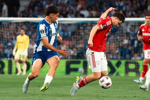 FC Porto v Nottingham Forest. Europe League Players of FC Porto and Nottingham Forest during the Europe Leage match, between FC Porto and Nottingham Forest played at Estadio do Dragao on April 9, 2026 in Oporto, Portugal Oporto Portugal Copyright: xAdrianxFernandezx xAgenciaxLOFx