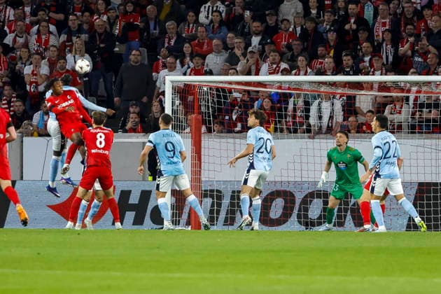Im Strafraum von Celta Vigo , Deutschland, Fussball, UEFA Europa League, Viertelfinale, 2025 2026, SC Freiburg vs. Celta Vigo, 09.04.2026, Freiburg im Breisgau Europa-Park Stadion (Stadion am Deutschland Copyright: xGrantxHubbsx