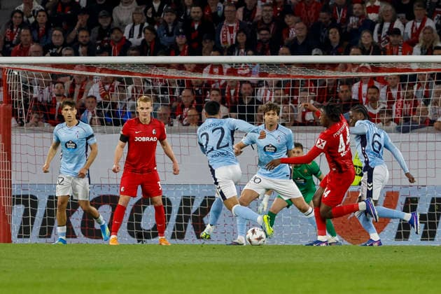 Im Strafraum von Celta Vigo , Deutschland, Fussball, UEFA Europa League, Viertelfinale, 2025 2026, SC Freiburg vs. Celta Vigo, 09.04.2026, Freiburg im Breisgau Europa-Park Stadion (Stadion am Deutschland Copyright: xGrantxHubbsx
