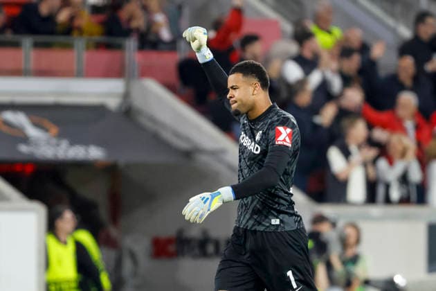 Noah Atubolu (SC Freiburg, 01) beim 1:0 , Deutschland, Fussball, UEFA Europa League, Viertelfinale, 2025 2026, SC Freiburg vs. Celta Vigo, 09.04.2026, Freiburg im Breisgau Europa-Park Stadion (Stadion am Deutschland Copyright: xGrantxHubbsx
