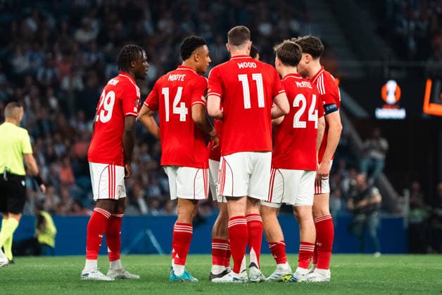 FC Porto v Nottingham Forest. Europe League Goal of Nottingham Forest during the Europe Leage match, between FC Porto and Nottingham Forest played at Estadio do Dragao on April 9, 2026 in Oporto, Portugal Oporto Portugal Copyright: xAdrianxFernandezx xAgenciaxLOFx