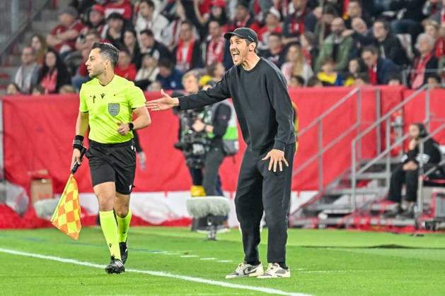 Julian Schuster (SC Freiburg, Trainer) mit Emotion. GER, SC Freiburg - Celta Vigo, Fussball, Europa League, Viertelfinale, Saison 2025 2026, 09.04.2026 GER, SC Freiburg - Celta Vigo, Fussball, Europa League, Viertelfinale, Saison 2025 2026, 09.04.2026 Freiburg Copyright: xEibner-Pressefoto ThomasxHessx EP_THS