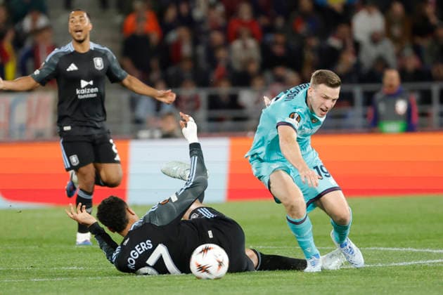 RECORD DATE NOT STATED 9th April 2026; Stadio Renato Dall Ara, Bologna, Italy, UEFA Europa League Football, Bologna versus Aston Villa; Morgan Rogers of Aston Villa FC under pressure from Lewis Ferguson of Bologna FC EmanuelexPennacchio