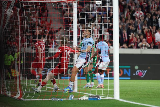 09.04.2026, xrekx, Fussball UEFA Europa League, SC Freiburg - Celta Vigo v.l. Torjubel nach dem Tor zum celebrating the goal celebrate 2:0 durch Niklas Beste (SC Freiburg) (DFL DFB REGULATIONS PROHIBIT ANY USE OF PHOTOGRAPHS as IMAGE SEQUENCES and or QUASI-VIDEO) Freiburg
