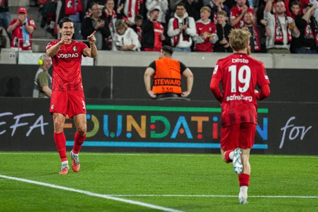 UEFA Europa League: SC Freiburg vs RC Celta Vigo, 09.04.2026 Torjubel zum 2:0 durch Jan-Niklas Beste (SC Freiburg, 19) - auf dem Bild Igor MatanoviÄ‡ (SC Freiburg, 31) der die Vorlage gegeben hat UEFA Europa League: SC Freiburg vs RC Celta Vigo, Europa-Park-Stadion, 09.04.2026 Copyright: xBEAUTIFULxSPORTS Boscox