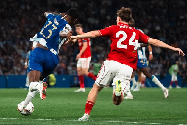 FC Porto v Nottingham Forest. Europe League Players of FC Porto and Nottingham Forest during the Europe Leage match, between FC Porto and Nottingham Forest played at Estadio do Dragao on April 9, 2026 in Oporto, Portugal Oporto Portugal Copyright: xAdrianxFernandezx xAgenciaxLOFx