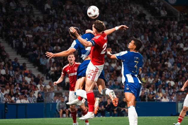 FC Porto v Nottingham Forest. Europe League Players of FC Porto and Nottingham Forest during the Europe Leage match, between FC Porto and Nottingham Forest played at Estadio do Dragao on April 9, 2026 in Oporto, Portugal Oporto Portugal Copyright: xAdrianxFernandezx xAgenciaxLOFx