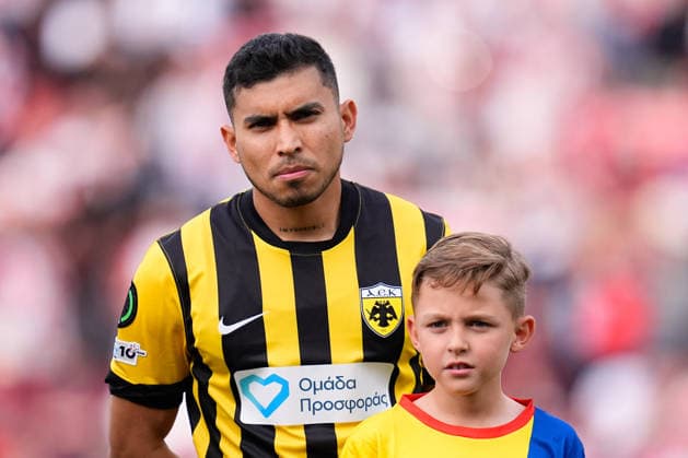 April 9, 2026, Madrid, Madrid, Spain: Orbelin Pineda of AEK Athens FC looks on during the UEFA Conference League 2025 26 Quarter-finals First Leg match between Rayo Vallecano and AEK Athens FC at Estadio de Vallecas on April 09, 2026, in Madrid, Spain. Madrid Spain - ZUMAa181 20260409_zaa_a181_238 Copyright: xDennisxAgyemanx