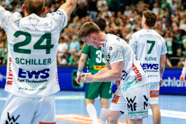 Oskar Neudeck (FRISCH AUF! Goeppingen, 02) Jubel Freude nach dem Sieg , SC DHfK Leipzig vs FRISCH AUF! Goeppingen, Handball, 1. Bundesliga, 28. Spieltag, Saison 2025 2026, 09.04.2026, SC DHfK Leipzig vs FRISCH AUF! Goeppingen, Handball, 1. Bundesliga, 28. Spieltag, Saison 2025 2026, 09.04.2026 Leipzig Copyright: xEibner-Pressefoto LauraxRoemerx EP_LRR