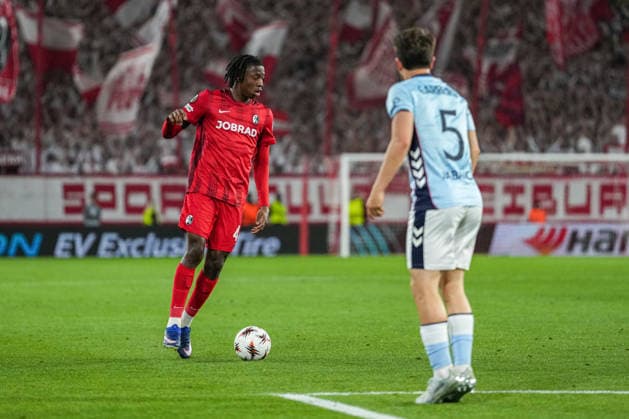 UEFA Europa League: SC Freiburg vs RC Celta Vigo, 09.04.2026 Johan Manzambi (SC Freiburg, 44) am Ball UEFA Europa League: SC Freiburg vs RC Celta Vigo, Europa-Park-Stadion, 09.04.2026 Copyright: xBEAUTIFULxSPORTS Boscox