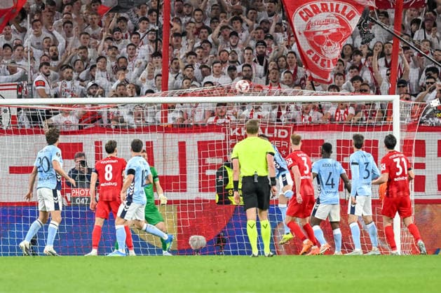 Szene zum Tor zum 3:0 durch Matthias Ginter (SC Freiburg, 28) GER, SC Freiburg - Celta Vigo, Fussball, Europa League, Viertelfinale, Saison 2025 2026, 09.04.2026 GER, SC Freiburg - Celta Vigo, Fussball, Europa League, Viertelfinale, Saison 2025 2026, 09.04.2026 Freiburg Copyright: xEibner-Pressefoto ThomasxHessx EP_THS