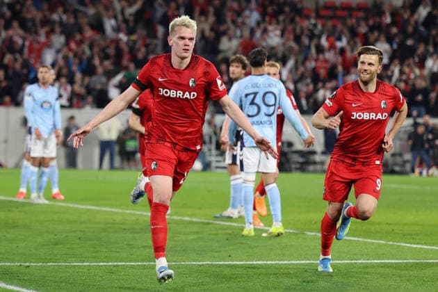 09.04.2026, xrekx, Fussball UEFA Europa League, SC Freiburg - Celta Vigo v.l. Torjubel nach dem Tor zum celebrating the goal celebrate 3:0 durch Matthias Ginter (SC Freiburg) mit Lucas Höler Hoeler (SC Freiburg) (DFL DFB REGULATIONS PROHIBIT ANY USE OF PHOTOGRAPHS as IMAGE SEQUENCES and or QUASI-VIDEO) Freiburg