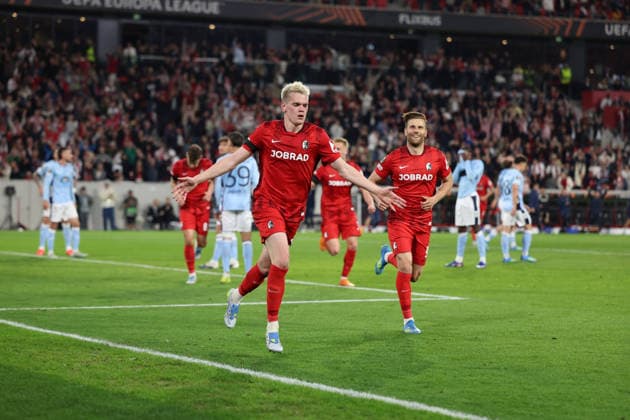 09.04.2026, xrekx, Fussball UEFA Europa League, SC Freiburg - Celta Vigo v.l. Torjubel nach dem Tor zum celebrating the goal celebrate 3:0 durch Matthias Ginter (SC Freiburg) (DFL DFB REGULATIONS PROHIBIT ANY USE OF PHOTOGRAPHS as IMAGE SEQUENCES and or QUASI-VIDEO) Freiburg