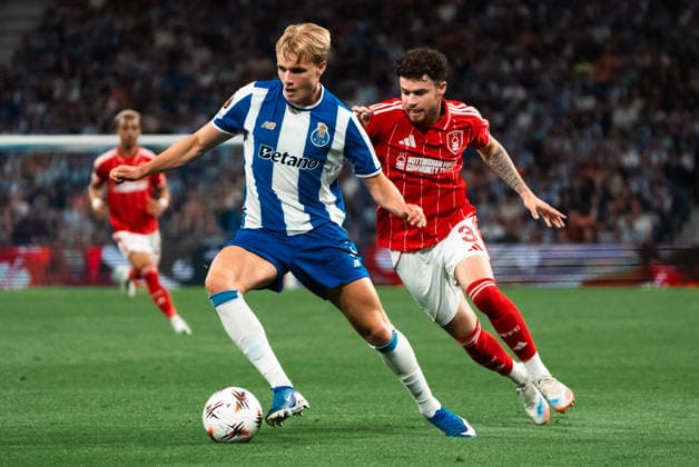 FC Porto v Nottingham Forest. Europe League Players of FC Porto and Nottingham Forest during the Europe Leage match, between FC Porto and Nottingham Forest played at Estadio do Dragao on April 9, 2026 in Oporto, Portugal Oporto Portugal Copyright: xAdrianxFernandezx xAgenciaxLOFx