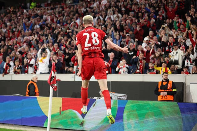 09.04.2026, xrekx, Fussball UEFA Europa League, SC Freiburg - Celta Vigo v.l. Torjubel nach dem Tor zum celebrating the goal celebrate 3:0 durch Matthias Ginter (SC Freiburg) (DFL DFB REGULATIONS PROHIBIT ANY USE OF PHOTOGRAPHS as IMAGE SEQUENCES and or QUASI-VIDEO) Freiburg