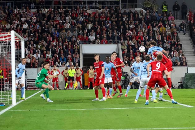 3:0 Tor fuer SC Freiburg durch Matthias Ginter (SC Freiburg, 28) , Deutschland, Fussball, UEFA Europa League, Viertelfinale, 2025 2026, SC Freiburg vs. Celta Vigo, 09.04.2026, Freiburg im Breisgau Europa-Park Stadion (Stadion am Deutschland Copyright: xGrantxHubbsx