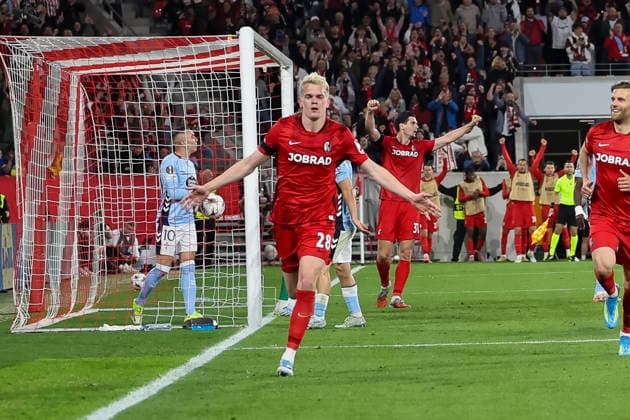 Torjubel SC Freiburg beim 3:0 durch Matthias Ginter (SC Freiburg, 28) , Deutschland, Fussball, UEFA Europa League, Viertelfinale, 2025 2026, SC Freiburg vs. Celta Vigo, 09.04.2026, Freiburg im Breisgau Europa-Park Stadion (Stadion am Deutschland Copyright: xGrantxHubbsx