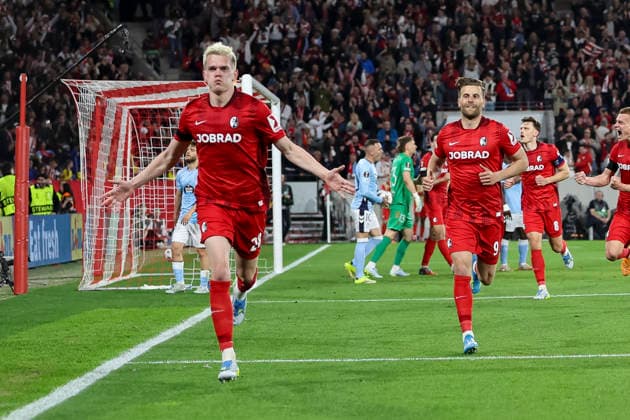 Torjubel SC Freiburg beim 3:0 durch Matthias Ginter (SC Freiburg, 28) , Deutschland, Fussball, UEFA Europa League, Viertelfinale, 2025 2026, SC Freiburg vs. Celta Vigo, 09.04.2026, Freiburg im Breisgau Europa-Park Stadion (Stadion am Deutschland Copyright: xGrantxHubbsx