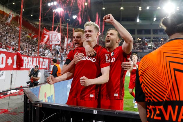Torjubel SC Freiburg beim 3:0 durch Matthias Ginter (SC Freiburg, 28) , Deutschland, Fussball, UEFA Europa League, Viertelfinale, 2025 2026, SC Freiburg vs. Celta Vigo, 09.04.2026, Freiburg im Breisgau Europa-Park Stadion (Stadion am Deutschland Copyright: xGrantxHubbsx