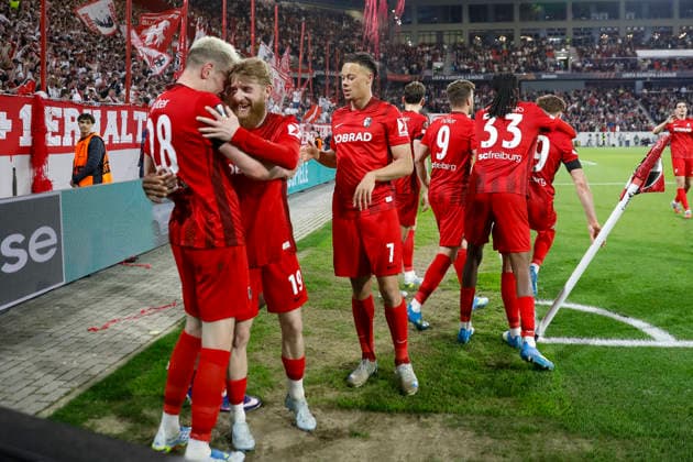 Torjubel SC Freiburg beim 3:0 durch Matthias Ginter (SC Freiburg, 28) , Deutschland, Fussball, UEFA Europa League, Viertelfinale, 2025 2026, SC Freiburg vs. Celta Vigo, 09.04.2026, Freiburg im Breisgau Europa-Park Stadion (Stadion am Deutschland Copyright: xGrantxHubbsx