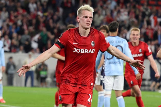 09.04.2026, xrekx, Fussball UEFA Europa League, SC Freiburg - Celta Vigo v.l. Torjubel nach dem Tor zum celebrating the goal celebrate 3:0 durch Matthias Ginter (SC Freiburg) (DFL DFB REGULATIONS PROHIBIT ANY USE OF PHOTOGRAPHS as IMAGE SEQUENCES and or QUASI-VIDEO) Freiburg